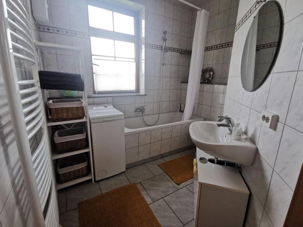 Ruhige Ferienwohnung Im Gutshaus Niederorschel Ngoại thất bức ảnh