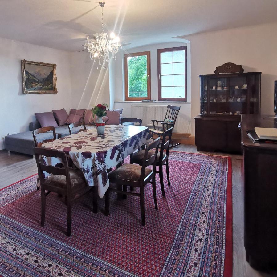 Ruhige Ferienwohnung Im Gutshaus Niederorschel Ngoại thất bức ảnh