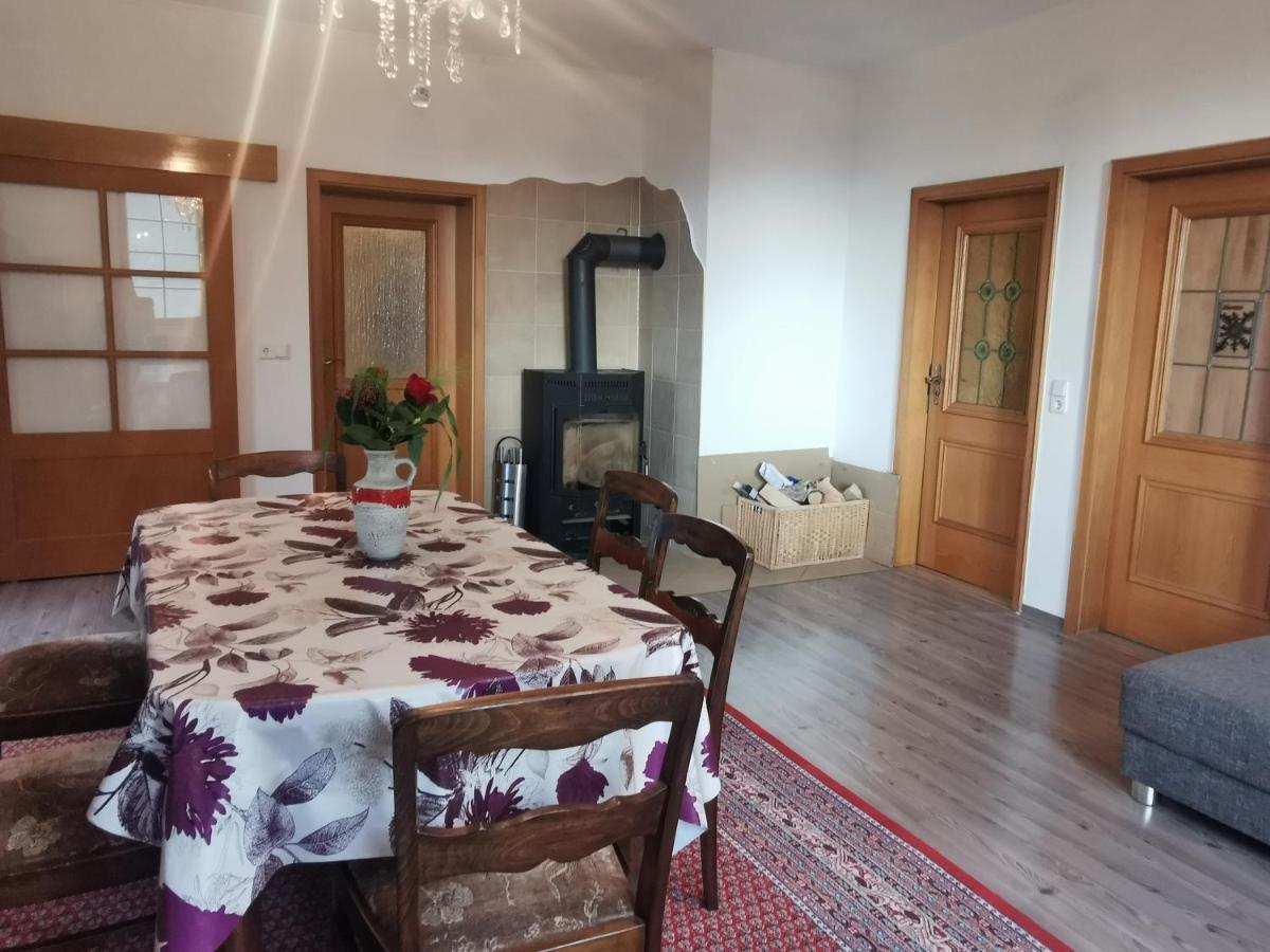 Ruhige Ferienwohnung Im Gutshaus Niederorschel Ngoại thất bức ảnh